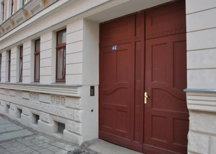 Adoreo Apartments & Suites